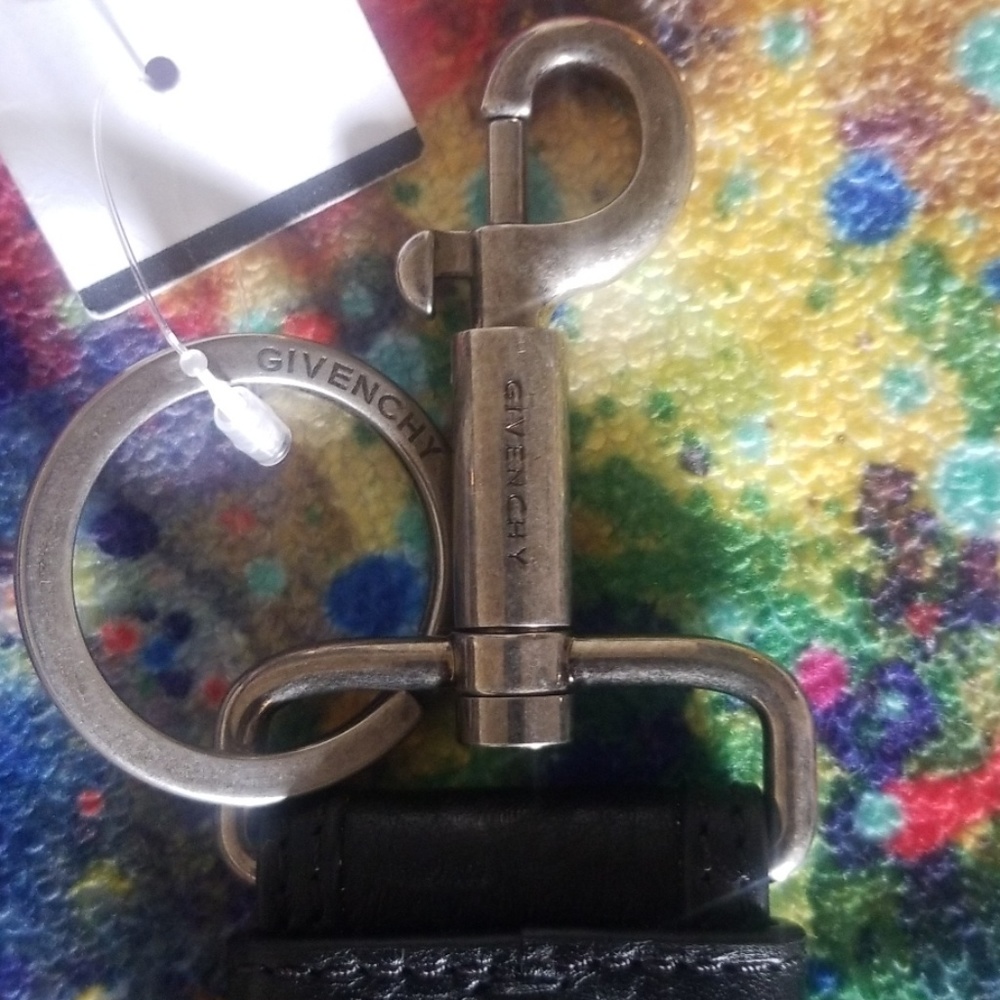 Givenchy Logo Keychain - Picture 3 of 4